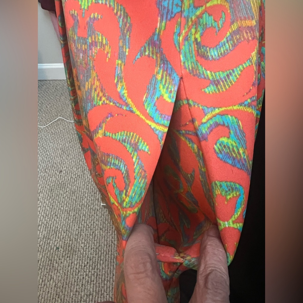 Gabby Skye - scuba fit and flare dress - orange retro pattern - size 6 - Picture 5 of 7